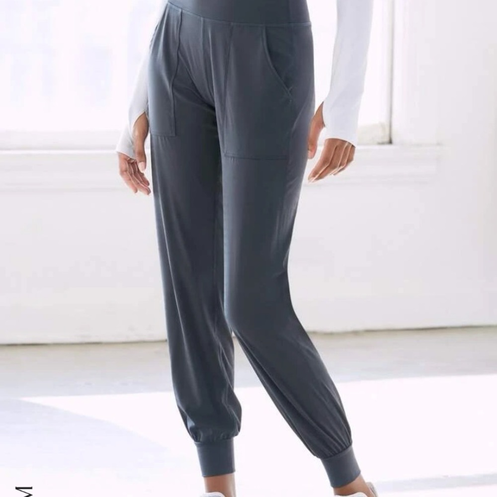Gray yoga pants